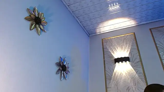 Snapshot of LunaaGrey_ chatting on 22, 10, 2025 LunaaGrey online show from 22, 10, 2025