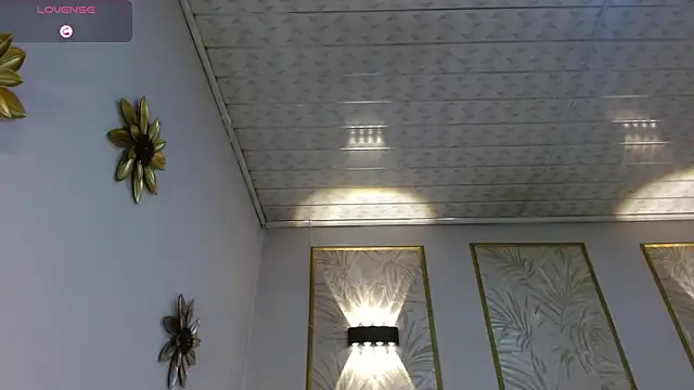 Snapshot of LunaaGrey_ chatting on 23, 10, 2025 LunaaGrey online show from 23, 10, 2025