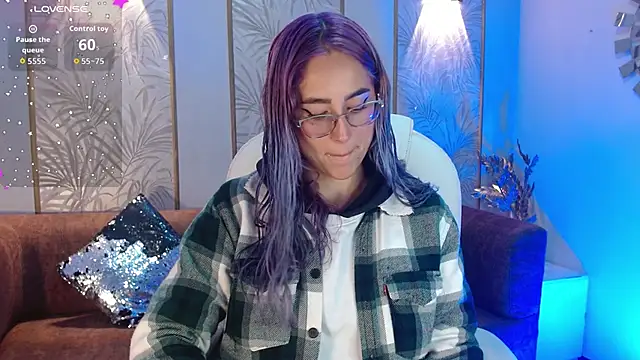 Snapshot of LunaaGrey_ chatting on 18, 11, 2025 LunaaGrey online show from 18, 11, 2025