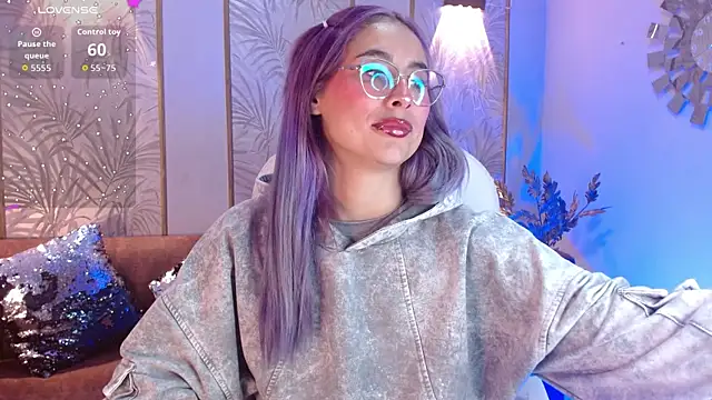 Snapshot of LunaaGrey_ chatting on 21, 11, 2025 LunaaGrey online show from 21, 11, 2025