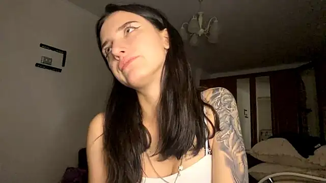 TifanyRawi online show from 3, 10, 2025