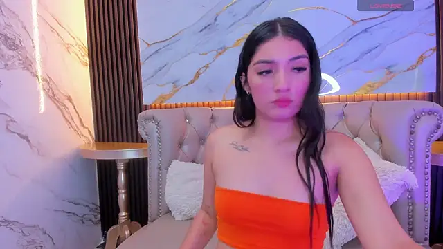 MIA RUSSELL  online show from 4, 10, 2025
