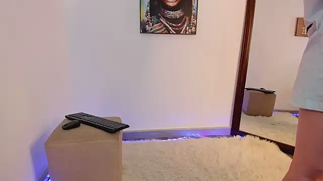 Snapshot of Aliccecullen chatting on 9, 10, 2025 Aliccecullen online show from 9, 10, 2025