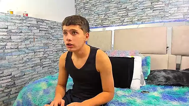 Julian wolf18 online show from 21, 10, 2025