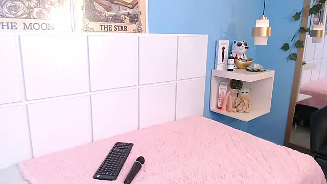 PenelopeBond online show from 30, 10, 2025