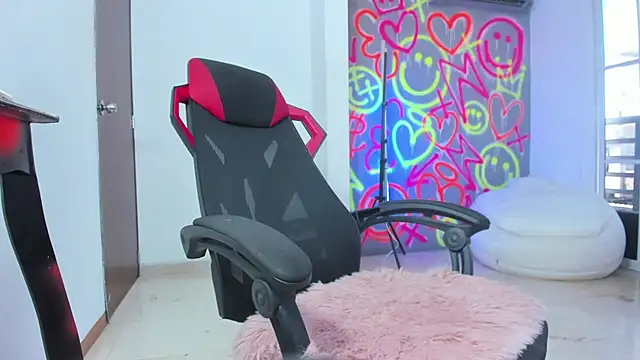 Snapshot of ZOE_ROSE4 chatting on 18, 12, 2025 ZOE ROSE4 online show from 18, 12, 2025