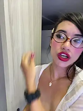 Snapshot of Rouse_Monroe chatting on 21, 3, 2026 Rouse Monroe online show from 21, 3, 2026