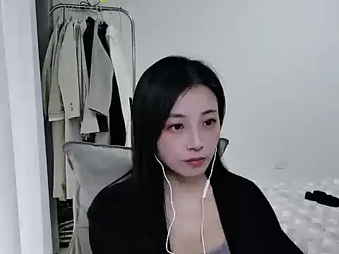 Snapshot of Mien-MM chatting on 17, 10, 2025 Mien-MM online show from 17, 10, 2025