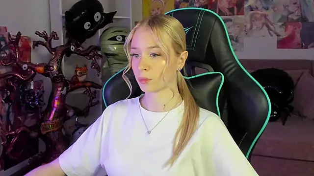 Snapshot of MiaGraces chatting on 29, 10, 2025 MiaGraces online show from 29, 10, 2025