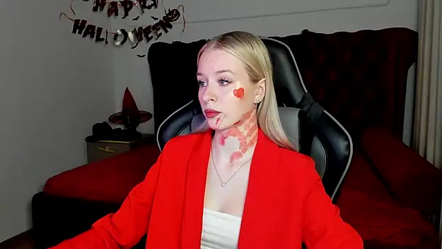 Snapshot of MiaGraces chatting on 31, 10, 2025 MiaGraces online show from 31, 10, 2025