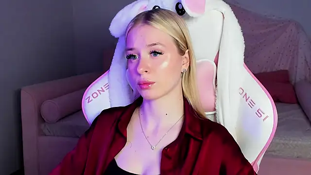 Snapshot of MiaGraces chatting on 14, 11, 2025 MiaGraces online show from 14, 11, 2025