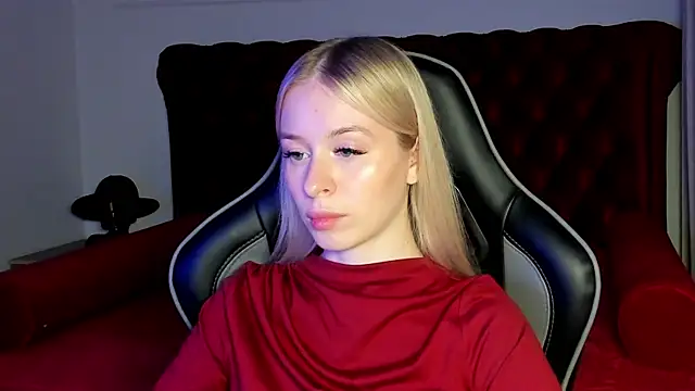 Snapshot of MiaGraces chatting on 24, 11, 2025 MiaGraces online show from 24, 11, 2025