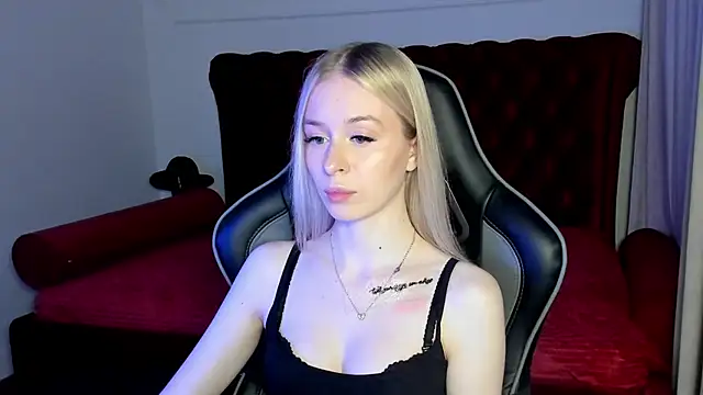 Snapshot of MiaGraces chatting on 28, 11, 2025 MiaGraces online show from 28, 11, 2025