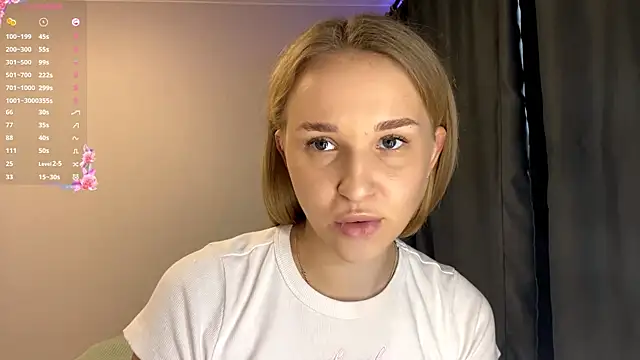 Snapshot of TanekaBoitel chatting on 13, 10, 2025 TanekaBoitel online show from 13, 10, 2025