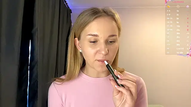 Snapshot of TanekaBoitel chatting on 17, 10, 2025 TanekaBoitel online show from 17, 10, 2025