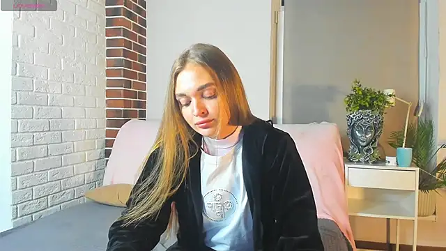 MarryLuz online show from 28, 9, 2025