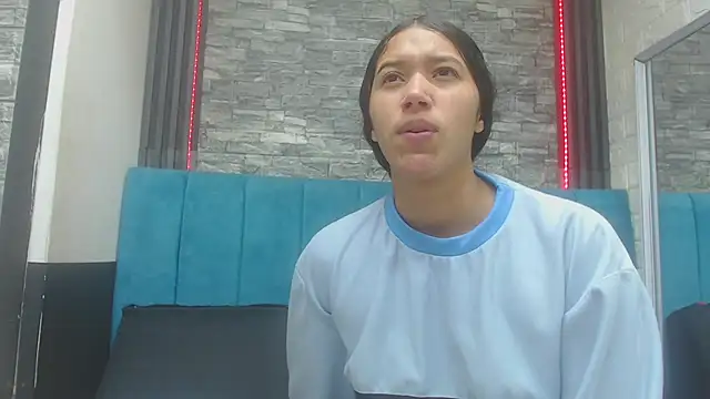 Lil Rose2006 online show from 4, 11, 2025