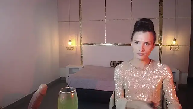 IsabelFernandez online show from 15, 10, 2025