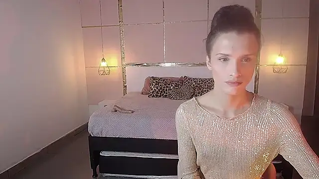 IsabelFernandez online show from 21, 10, 2025