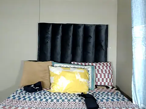 Snapshot of Bubblydollxx chatting on 12, 10, 2025 Bubblydollxx online show from 12, 10, 2025