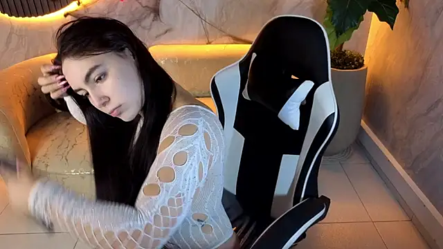 Snapshot of scarlett_smith_tp chatting on 13, 10, 2025 scarlett smith tp online show from 13, 10, 2025