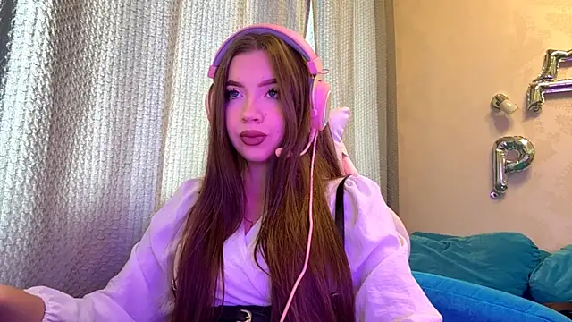 NadaBajko online show from 3, 10, 2025