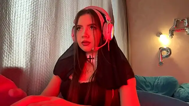 NadaBajko online show from 4, 10, 2025