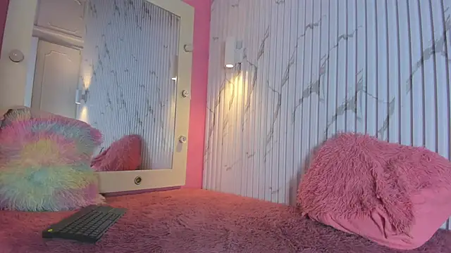 Missdionne curly online show from 26, 11, 2025