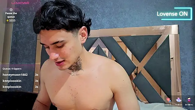 Snapshot of owen_desmond chatting on 13, 10, 2025 owen desmond online show from 13, 10, 2025