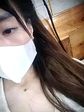 Snapshot of zuzuuLy chatting on 8, 11, 2025 zuzuuLy online show from 8, 11, 2025