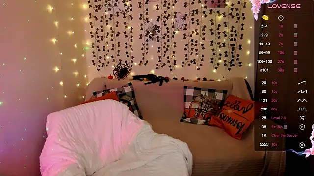 LinaBlossom  online show from 29, 10, 2025