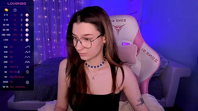 LinaBlossom  online show from 17, 2, 2026