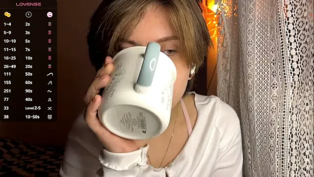 Snapshot of SabrinaFolts chatting on 14, 10, 2025 SabrinaFolts online show from 14, 10, 2025