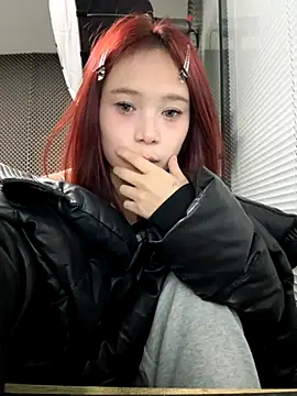 Snapshot of YY-27 chatting on 18, 11, 2025 YY-27 online show from 18, 11, 2025