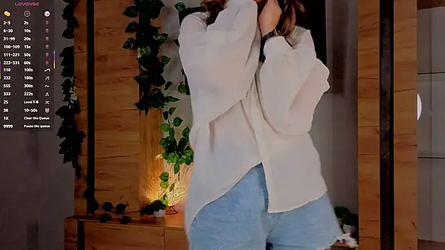 TiffanyBrooklin online show from 27, 9, 2025