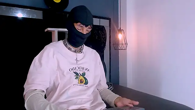 Daniel delux  online show from 22, 11, 2025