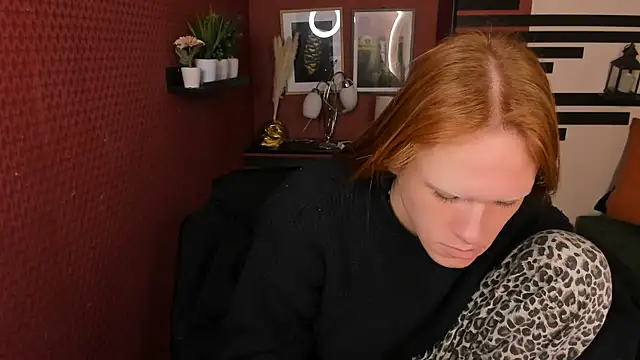 Snapshot of ChloeValentinee chatting on 12, 11, 2025 ChloeValentinee online show from 12, 11, 2025