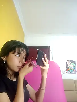 xoxo milk online show from 12, 10, 2025