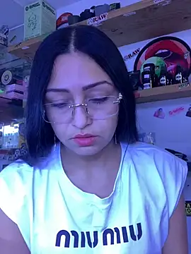 milk-love1226 online show from 6, 11, 2025