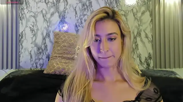 Snapshot of Dulcinea_2 chatting on 5, 11, 2025 Dulcinea 2 online show from 5, 11, 2025