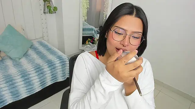 mayukim online show from 9, 10, 2025