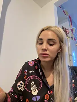 Giullyaxx online show from 16, 11, 2025