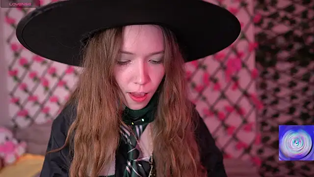 Polly Meowww online show from 25, 9, 2025