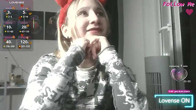 ChristinaFivePlus online show from 9, 10, 2025