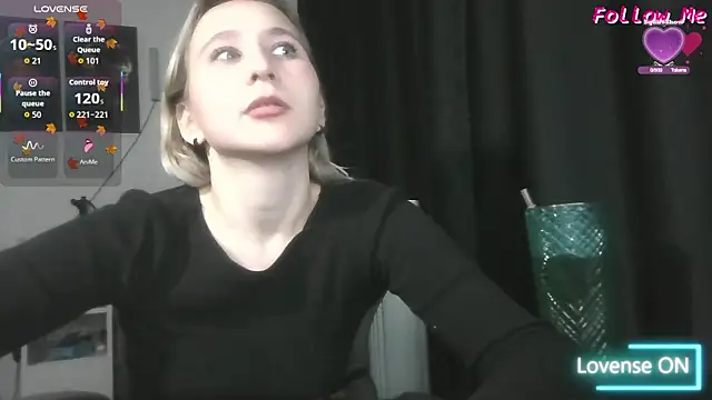 ChristinaFivePlus online show from 10, 10, 2025