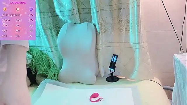 White-Lia online show from 30, 9, 2025