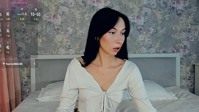 MissLauura online show from 22, 9, 2025
