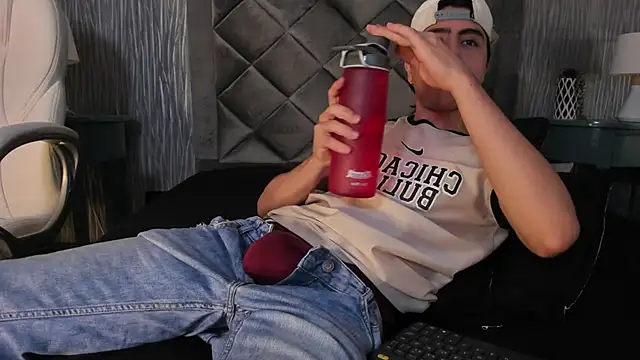 dylan cross  online show from 14, 10, 2025