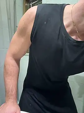 Snapshot of giovan2020 chatting on 17, 12, 2025 giovan2020 online show from 17, 12, 2025