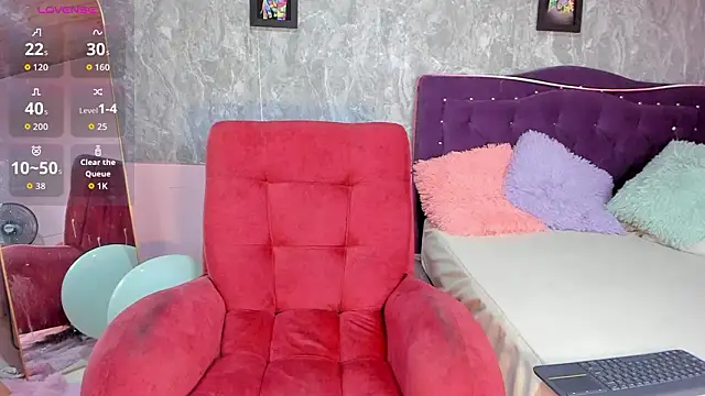 Lauren smiles online show from 15, 3, 2026